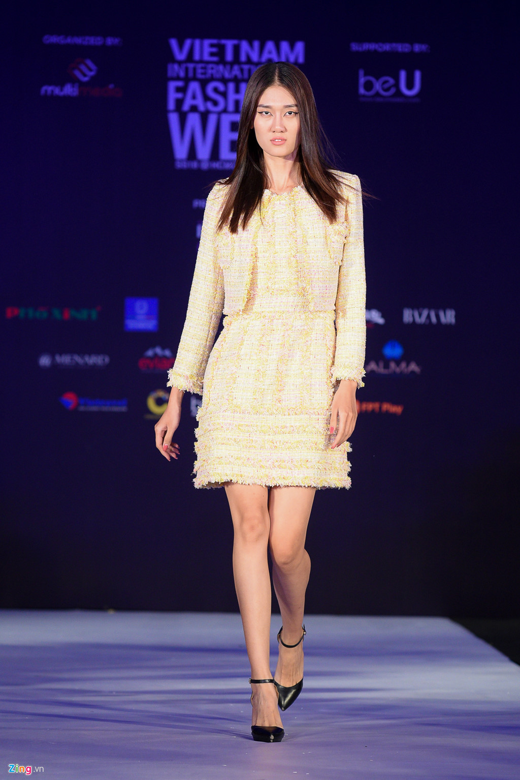 Hoa hậu Đại dương xuất hiện với biểu cảm bất biến